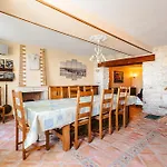 Holiday home L' Aixoise *