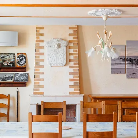 L' Aixoise Holiday home Romegoux