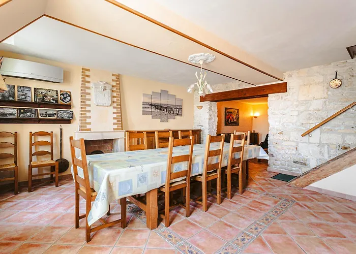 Σπίτι διακοπών L' Aixoise *